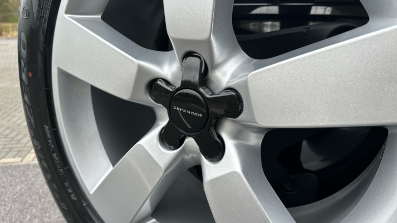 Land Rover Defender 3.0 D350 X-Dynamic SE 110 5dr Auto Diesel Estate